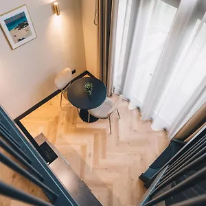 https://lvm-stays.thehaguehotels.net